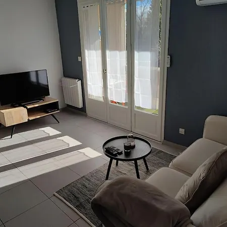 Charmant 2 Pieces A 2etoiles Διαμέρισμα Ομπενά